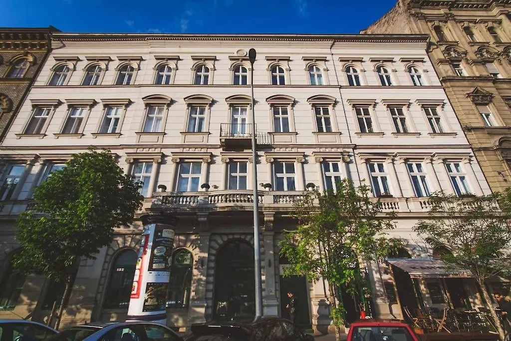 Riverside City Center, 5Th District Budapest 0*,