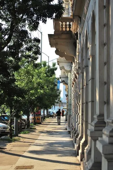 Riverside City Center, 5Th District Budapeste 0*,  Hungria